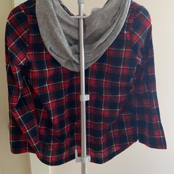 Button up shirt - Picture 2 of 2